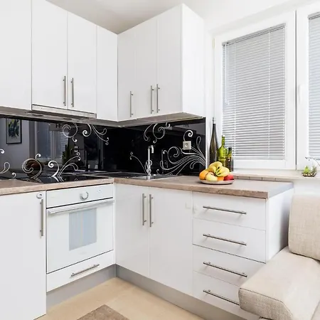 Stunning In With Kitchen